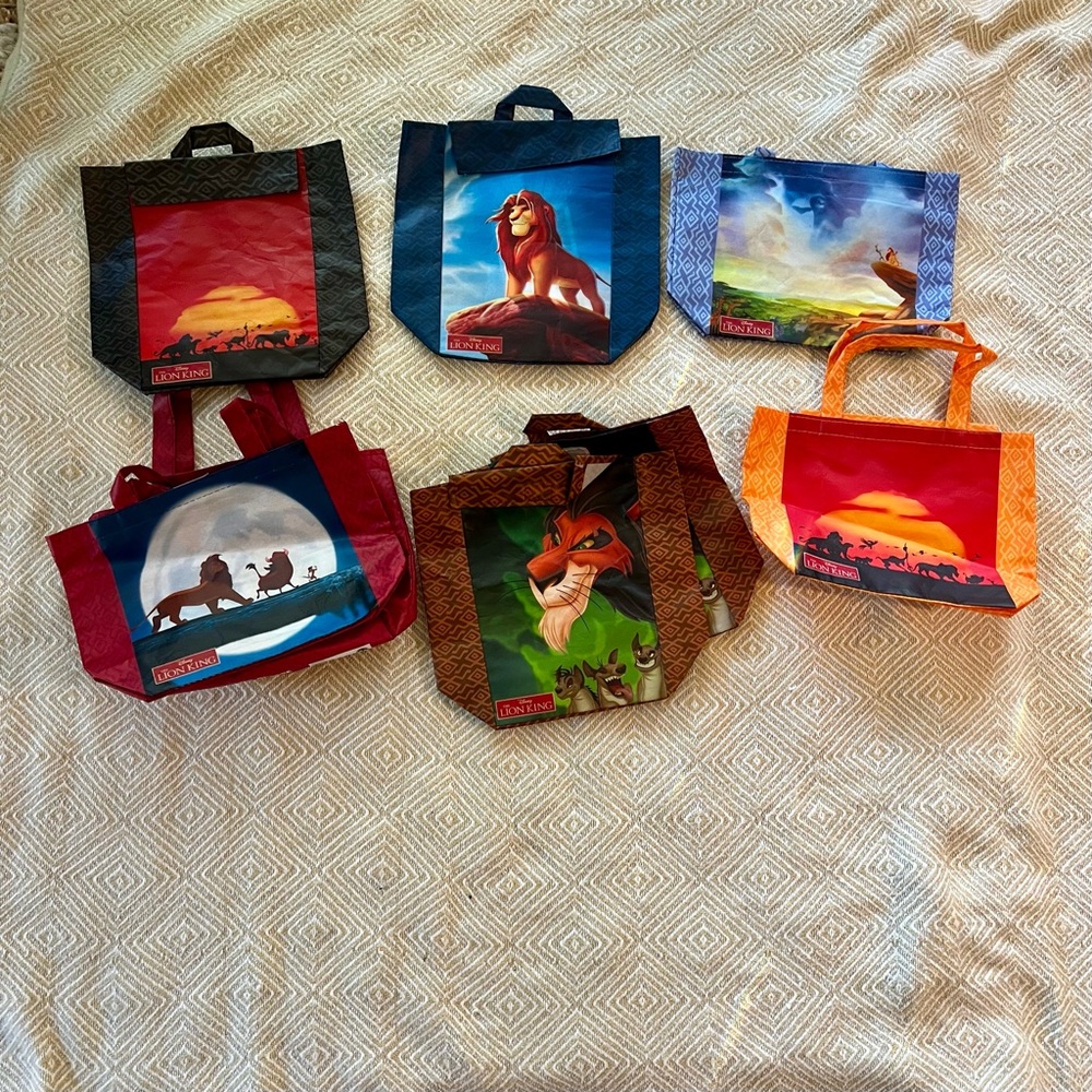 Disney Lion King collectible bag set